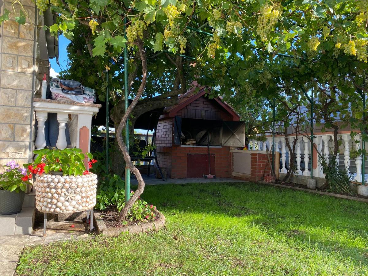 Apartments Galic Nin Exterior photo