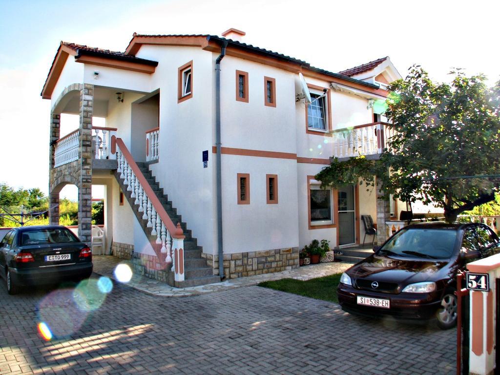 Apartments Galic Nin Exterior photo