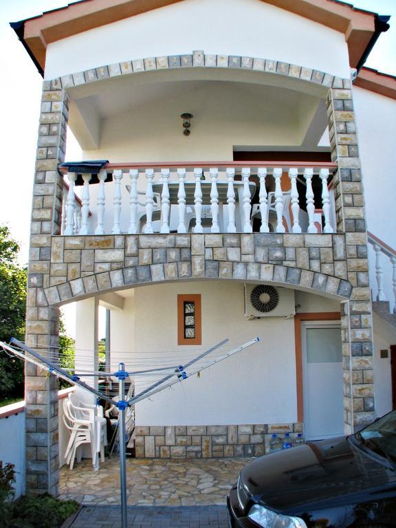Apartments Galic Nin Exterior photo