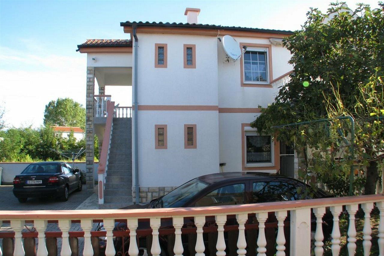 Apartments Galic Nin Exterior photo